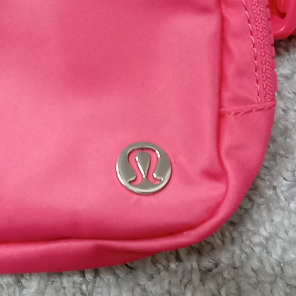 *Final Price* Lululemon Everywhere Belt Bag Glaze Pink - Picture 3 of 8